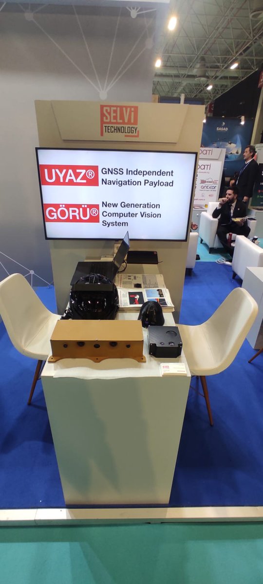 selvitechnology's tweet photo. Birinci günde @SahaExpo @SavunmaSanayii  Stratejik Sistemler Başkan Yardımcılığı'ndan kıymetli misafirleri @sayzek2023  pavilyonundaki standımızda ağırladık. #MilliTeknolojiHamlesi #yapayzeka #uyaz @goru https://t.co/T3S2pZRYqP