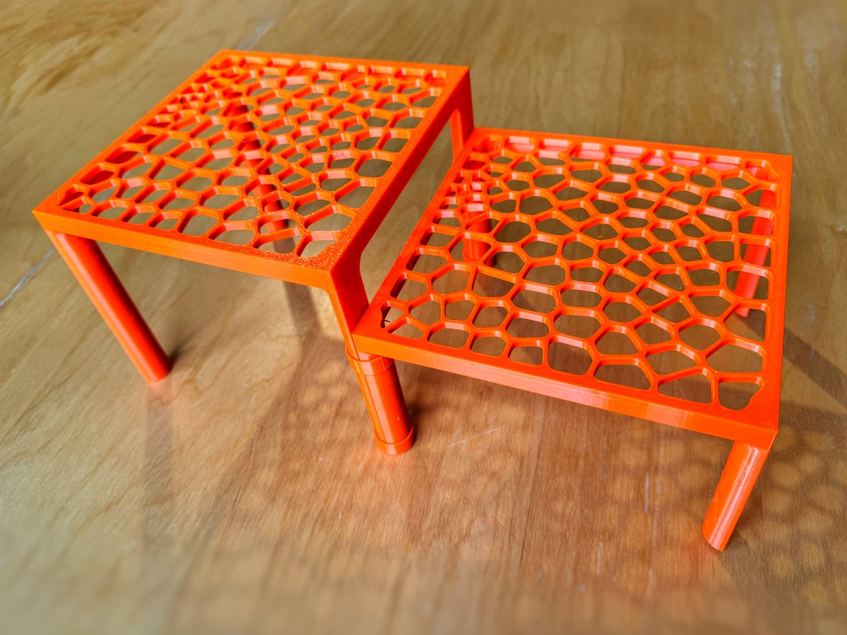 Dnes modeluji a #Dnes3Dtisknu - poličku na hrnečky - 
printables.com/model/1048653-…