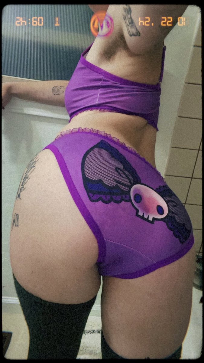 sscarytailss's tweet photo. call me pretty 💜
.
t4t https://t.co/KrQuNvITIA