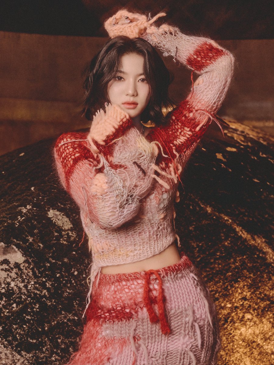 STAYC_official's tweet image. STAYC Digital Single
[ …l ]

Concept Photo #Reality

Release
2024.10.30 WED 6PM (KST)

#STAYC #스테이씨
#ISA #아이사
#dotdotdot #GPT