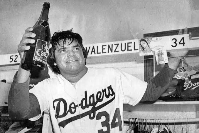 elcompitv's tweet photo. Fernando Valenzuela fue el primer gran héroe mexicano que inspiró a toda mi generación…

Luego vino Hugo Sánchez… y Julio César Chávez.

Pero el primero que hizo sentir orgullo, admiración y respeto por México en el universo del deporte fue EL.

El gran “Toro” de Etchohuaquila! https://t.co/W6XJZM9Y0Q