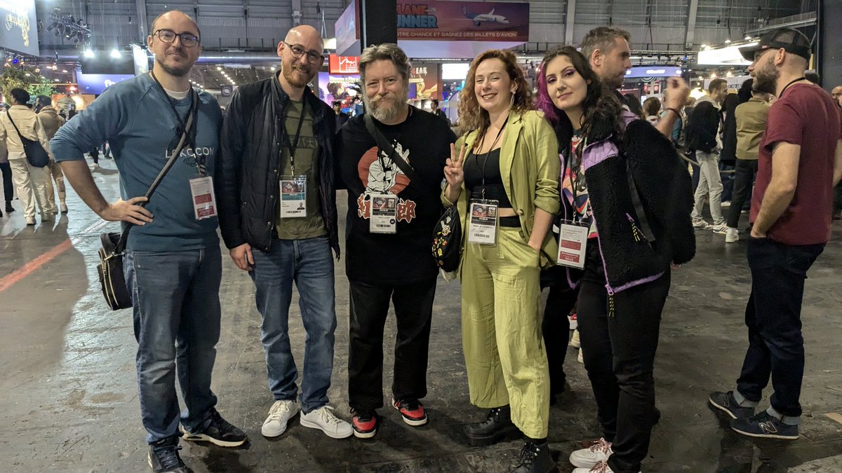 FarrenTwitch's tweet photo. Merci la Team #RetroDecouverte de @EzEdward1 pour votre gentillesse et @AlloMahaut pour ta bonne humeur ❤️ (j'ai enfin pu voir @colson_fabrice l'élu du #RETROGAMING 😉) à la #PGW2024 https://t.co/FF3a6Ou8Kj
