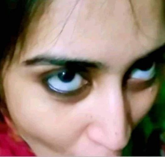 Mona_Sona_Hona's tweet image. करिश्मा अप्पी आँखे कितनी प्यारी है 
@karishma_aziz97 अप्पी आप बिना चश्मे के कितनी 
प्यारी लगती हो 
माशाअल्लाह