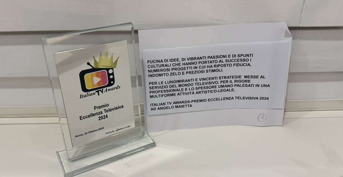 Ricevo questo premio al #festivaldelcimemadiroma per i format televisivi che ho ideato e realizzato. Grato ed onorato.