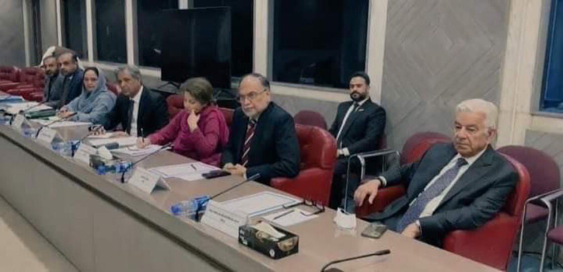 ImranARaja1's tweet photo. پچاس ستر ہزار ووٹ سے ہاری ہوئی یہ کرپٹ بوتھیاں اب آپ کا چیف جسٹس لگایا کریں گی
۔۔
انا للہ و انا الیہ راجعون https://t.co/7wRRakUPq1