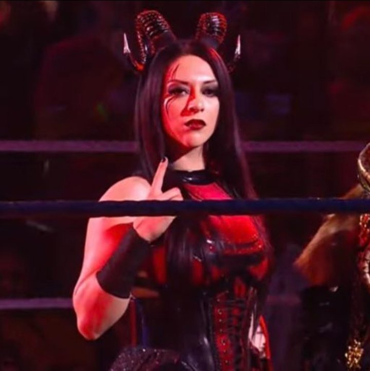 DanielsDynasty's tweet photo. It's #TuesdayNightSteph and @Steph_Vaquer didn't disappoint...she is one awesome woman. Thank you Steph for gracing us with your darkness. πππ
#WWENXT
#Stephanie #DarkAngel
βββ https://t.co/U65cSjWvmI