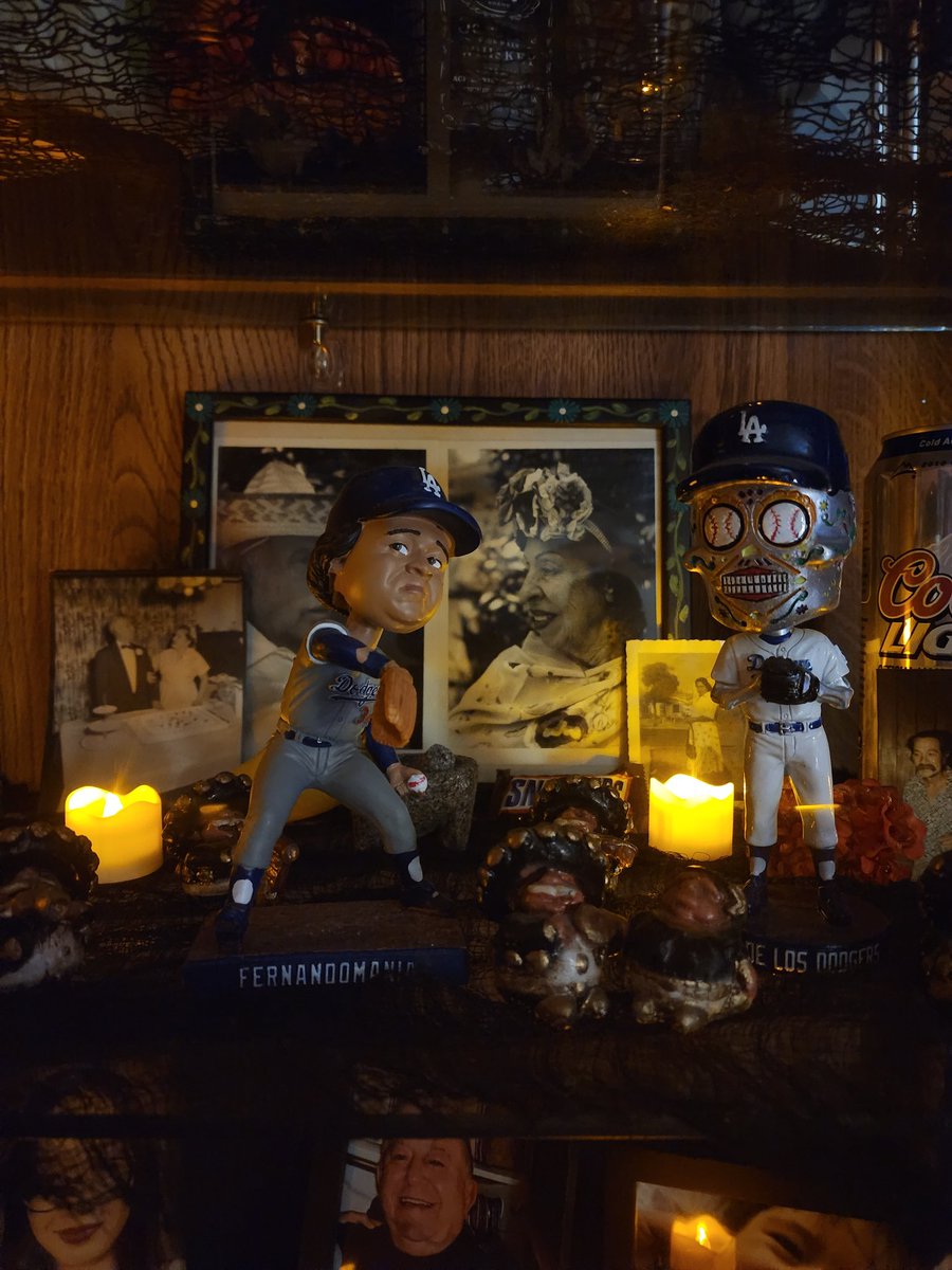 N33gan's tweet photo. #RIP #FernandoValenzuela #fernandomania #DodgersLA #Dodgers #Ofrenda
Rest In Pitching https://t.co/SH7bS8JbRB