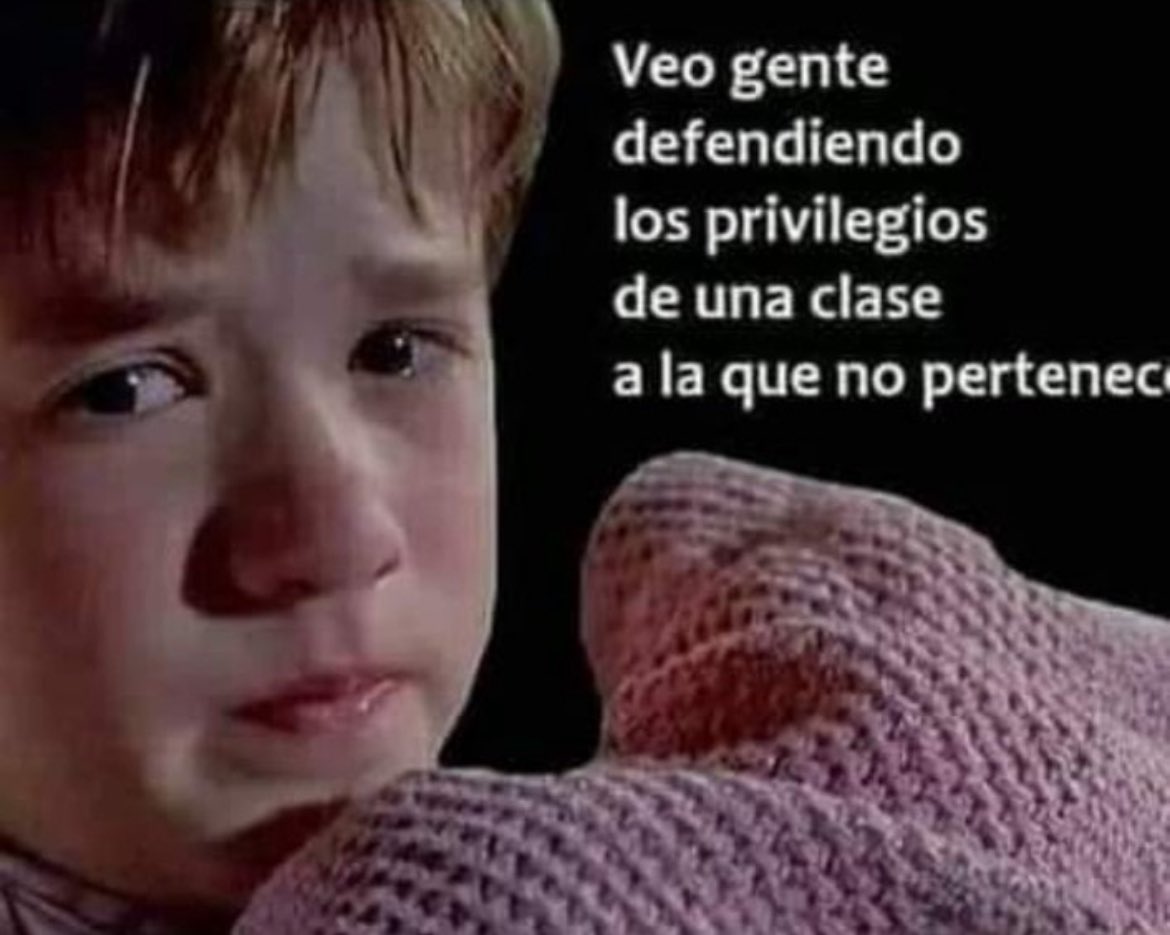 ultimarrojicia's tweet image. Descansen, rojetes. Mañana tienen que caminar desde Zapallal hasta el Congreso.