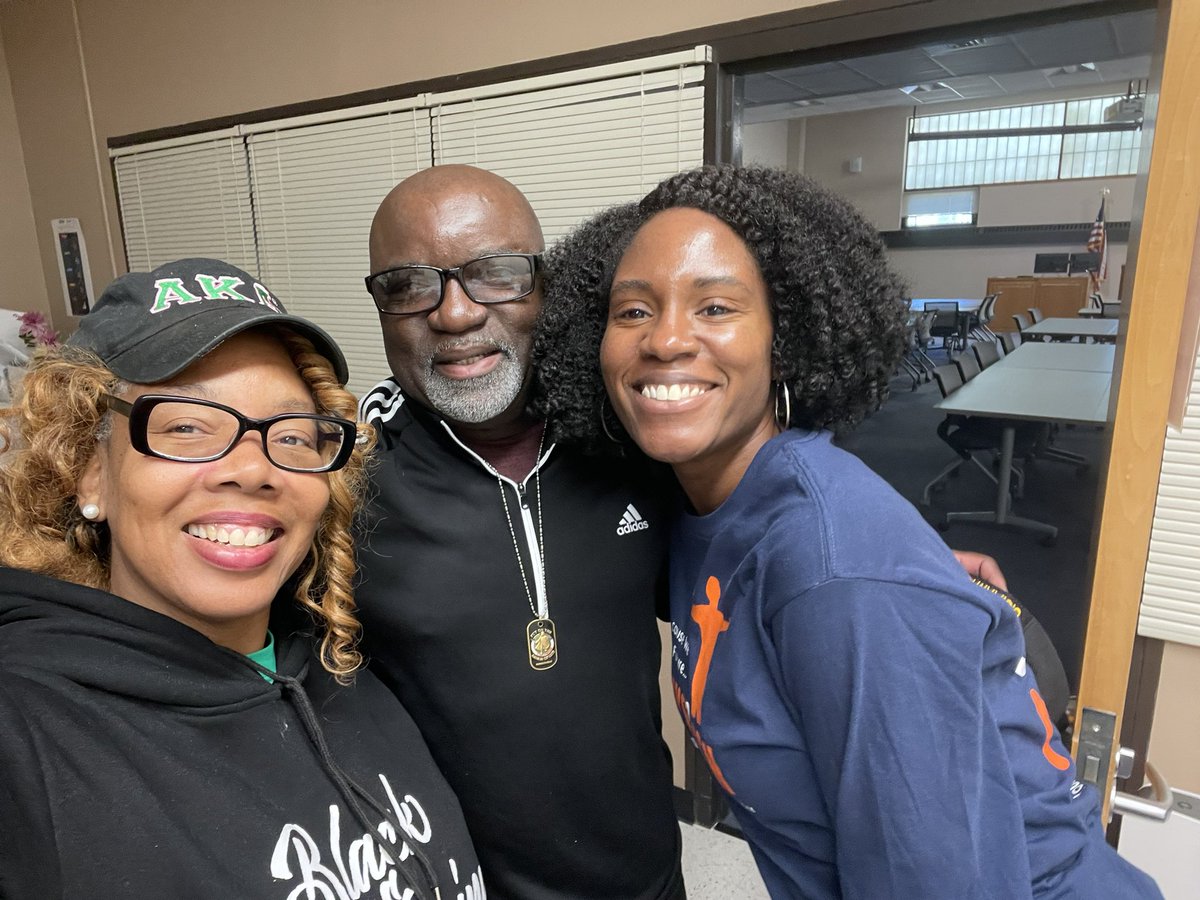 Alycia Worthy (@alyciaworthy08) on Twitter photo Always great running into <a href="/RevMentor/">Rev Mentor</a> and <a href="/DrIwinosaIdahor/">Iwinosa Idahor</a> for a few minutes because in their presence great wisdom and stories are exchanged. Always great running into <a href="/RevMentor/">Rev Mentor</a> and <a href="/DrIwinosaIdahor/">Iwinosa Idahor</a> for a few minutes because in their presence great wisdom and stories are exchanged.
