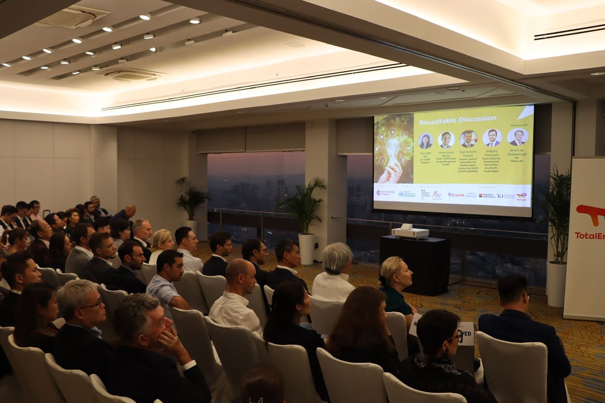 FranceinSG's tweet image. 🌱 @FrenchChamberSG with @FranceinSG hosted a Decarbonising 🇸🇬 &amp;amp; the Region #SIEW roundtable. @ENGIEgroup @airliquidegroup @SocieteGenerale @TotalEnergies @TikehauIM discussed hydrogen role in scaling renewables #energyprojects &amp;amp;  financing. @EMA_sg talked regional cooperation