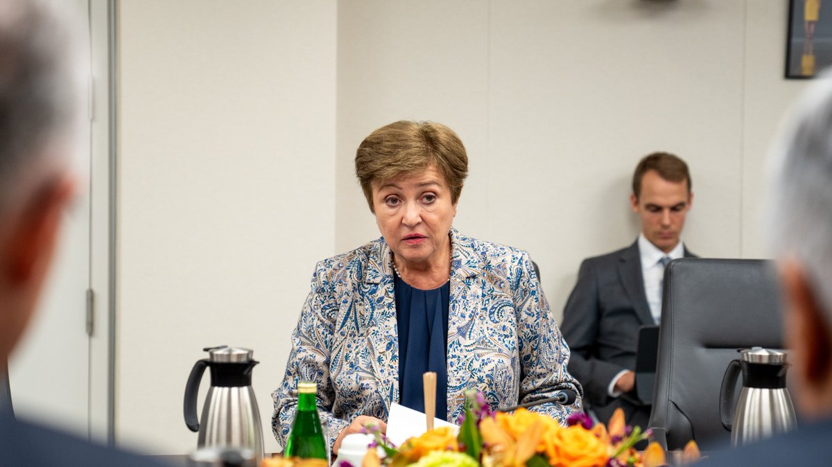 COP29_AZ's tweet photo. The COP29 President Designate met with IMF Managing Director @KGeorgieva to discuss scaling up financial reforms and solutions for climate resilience. Their conversation focused on aligning global financial systems with #COP29 objectives to ensure sustainable, climate-smart development. #COP29 #COP29Azerbaijan #ClimateFinance #IMF #ClimateAction