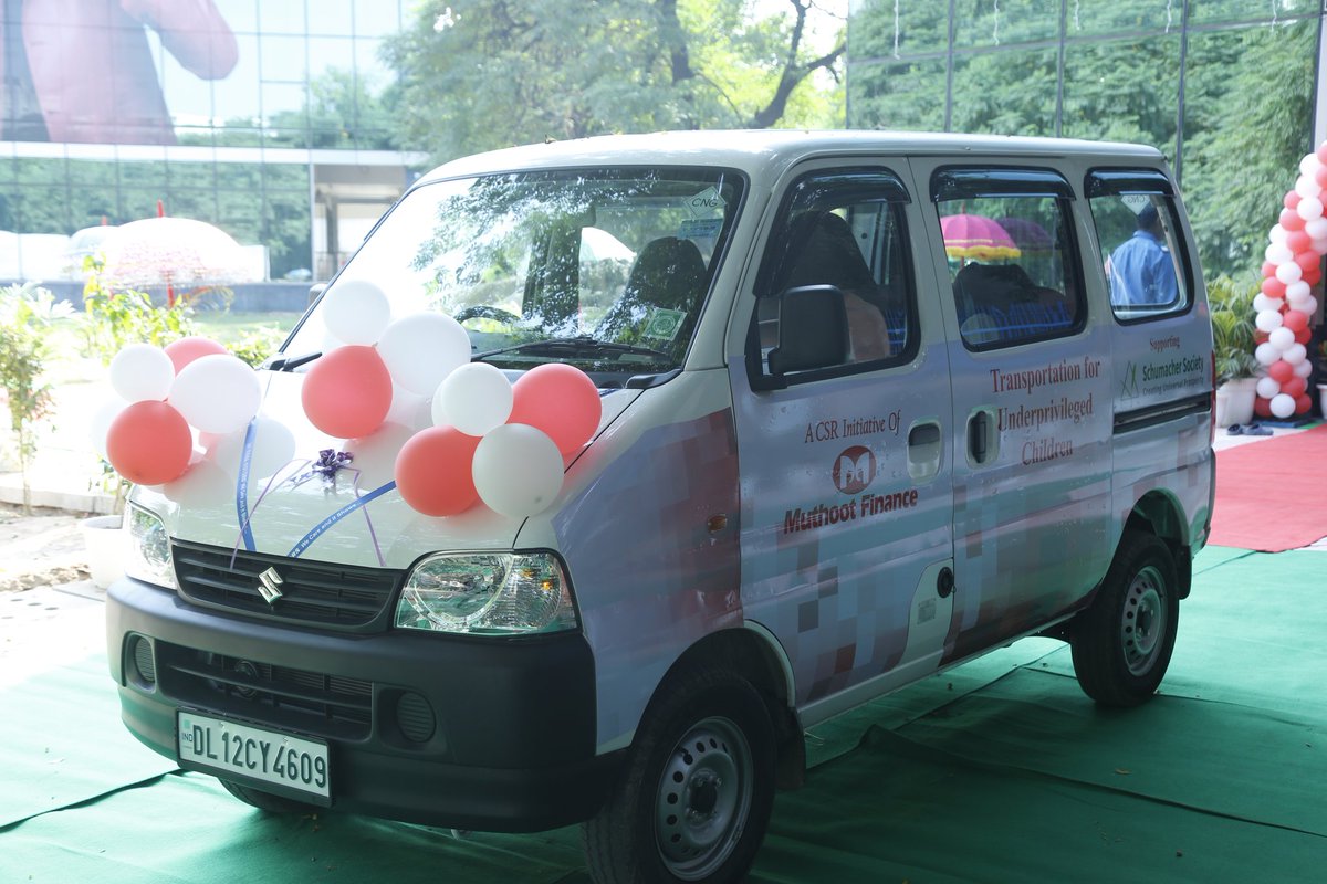 TheMuthootGroup's tweet photo. During the inauguration of the M. G. George Muthoot Tower- 3, Muthoot Finance donated a Maruti EECO Van (CNG, 5-seater) to Schumacher Society Delhi.
#TheMuthootGroup #MuthootFinance #MuthootCSR #CSRActivity #CSR https://t.co/UWOBFBcLNQ
