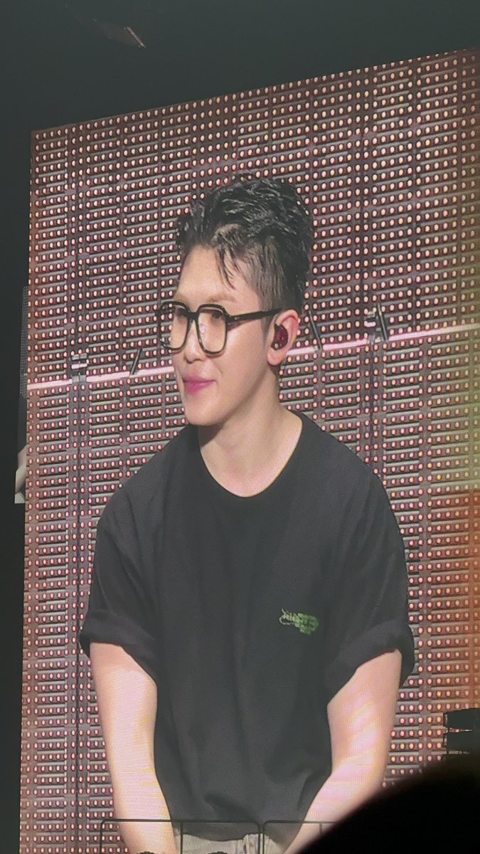 sayx4_hanniehae's tweet image. woozi and chicago carats screams 436 days ago 🥹