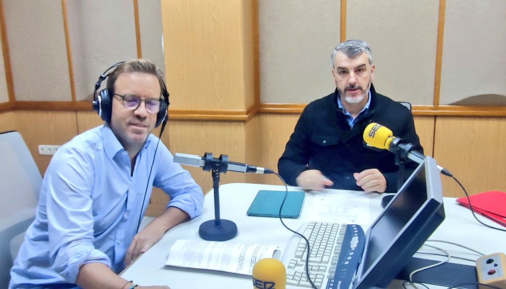 👉🏼 Entrevista de <a href="/FP_Monguio/">Fernando P. Monguió</a> al <a href="/SG_UGTAndalucia/">Oskar Martín Silvoso</a> Dice Oskar Martín: " En Sanidad ha habido cambio de caras pero no de políticas. La Consejera debe escuchar a los profesionales en la Mesa Sectorial.""Seguimos con las movilizaciones" cadenaser.com//audio/ser_and…