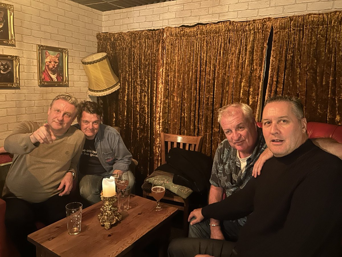 Mark Kelly tweet media