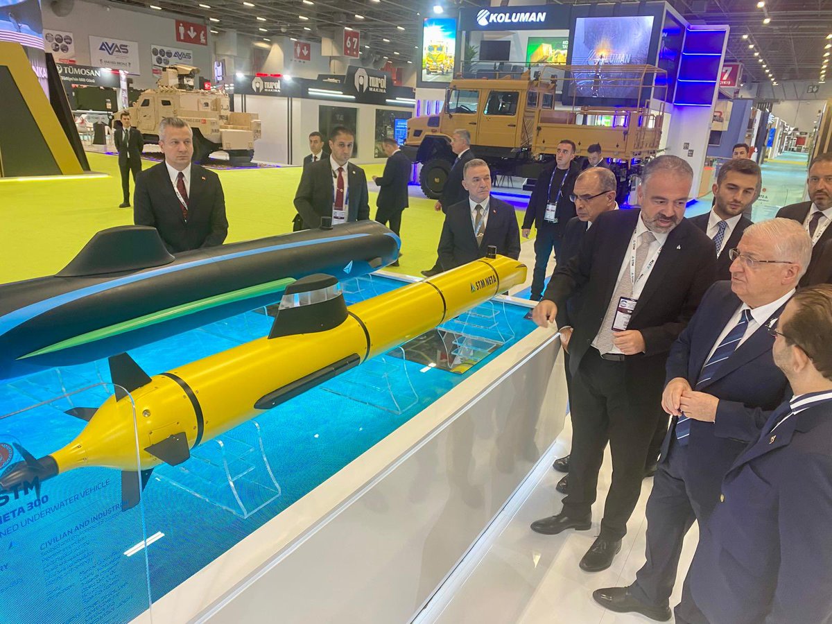 Guleryuz__Ozgur's tweet photo. Milli Savunma Bakanımız Sn. Yaşar Güler’i, #SAHAEXPO’da standımızda ağırladık ve tanıtımını gerçekleştirdiğimiz, insansız otonom sualtı aracımız #STMNETA hakkında kendilerine bilgi arz ettik. 

Ziyaretleri ile bizleri onurlandıran Sn. Bakanımıza teşekkür ederim.

@STMDefence https://t.co/ZCzk5tJKEq