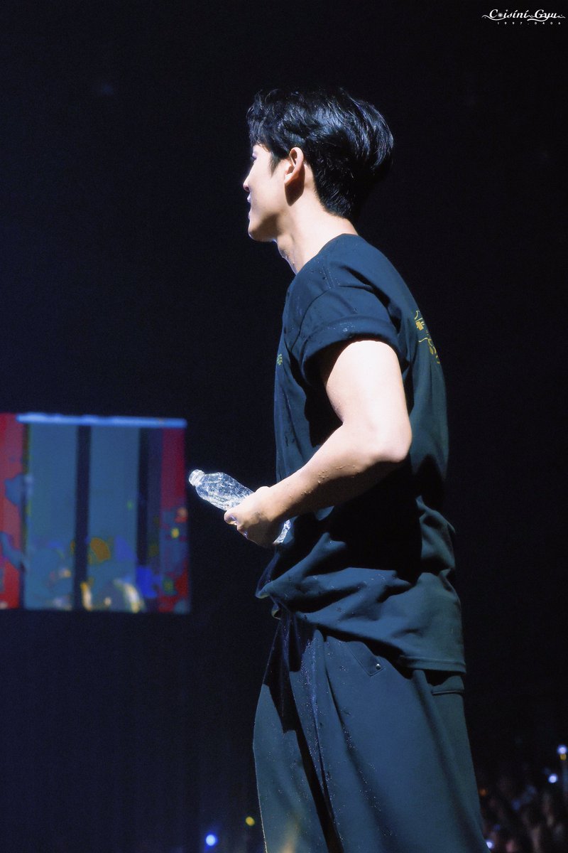 Coisini_Gyu0406's tweet photo. 241022 SEVENTEEN [RIGHT HERE] in CHICAGO

HD4P

#세븐틴 #SEVENTEEN #민규 #MINGYU #ミンギュ@pledis_17
#SVT_RIGHT_HERE_IN_US
#SEVENTEEN_RIGHT_HERE_IN_ROSEMONT 
#SVT_RIGHT_HERE_IN_CHICAGO https://t.co/zuIunNKapb