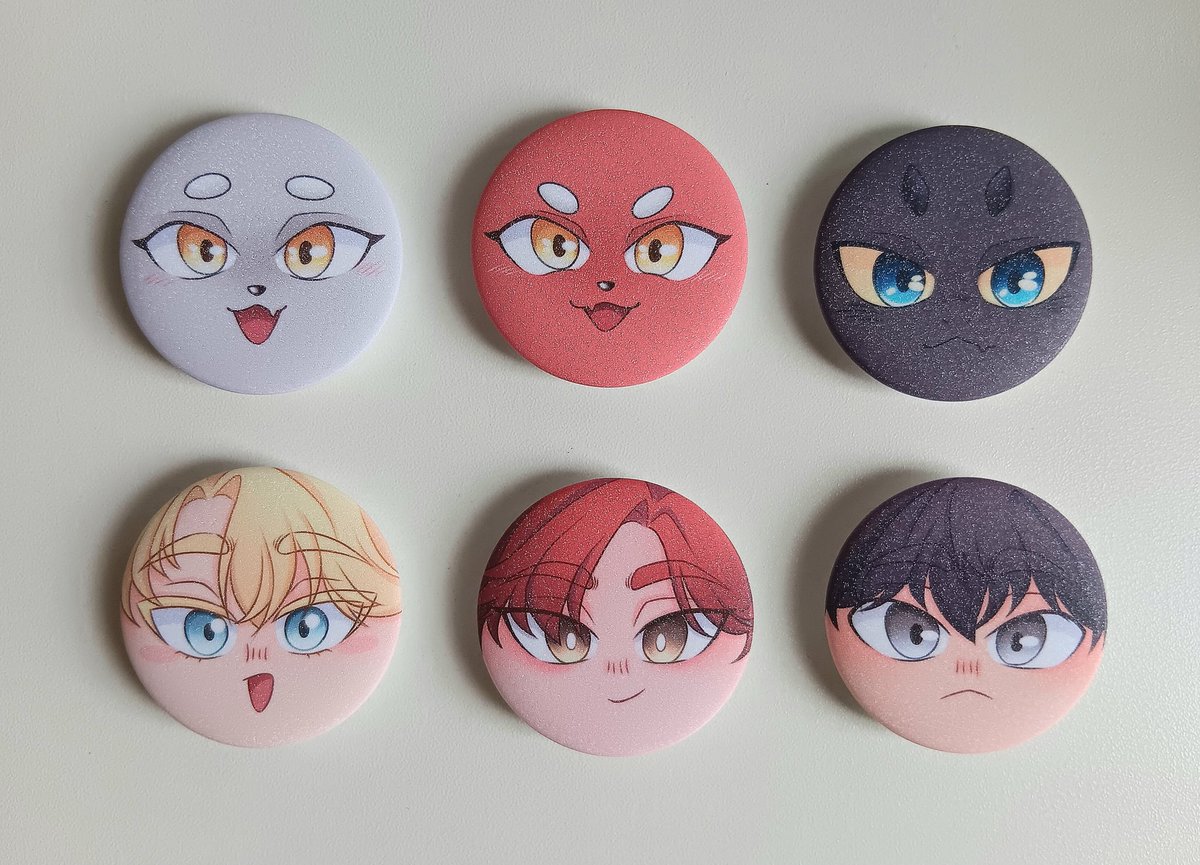 julianartsuu's tweet photo. LCF button pin physical samples🤭✨️

I'll have to lighten the colors of Raon &amp; Choi Han's hair a bit~ But yeah the sparkles &amp; quality is so prettyyy the sparks✨️

You can order these &amp; my other merch in the order form in the qrt hehe ><🫶

wts fmg ph
#LCF #백망되 https://t.co/3husx5oayZ