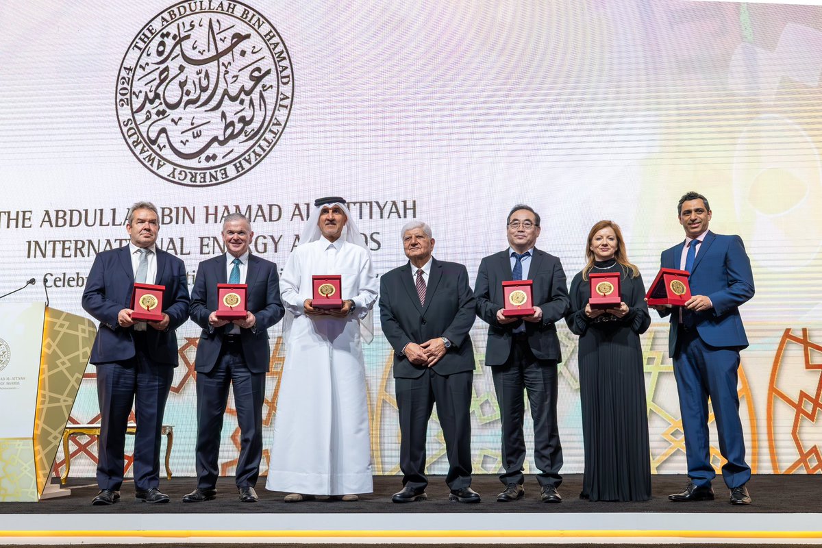 QapcoPR's tweet photo. We congratulate Dr. Mohamed Al-Mulla, MD&amp;CEO of #QAPCO for being awarded the Lifetime Achievement Award during the Abdullah bin Hamad Al-Attiyah International Foundation for Energy and Sustainable Development Ceremony. https://t.co/boPHQFQl0z