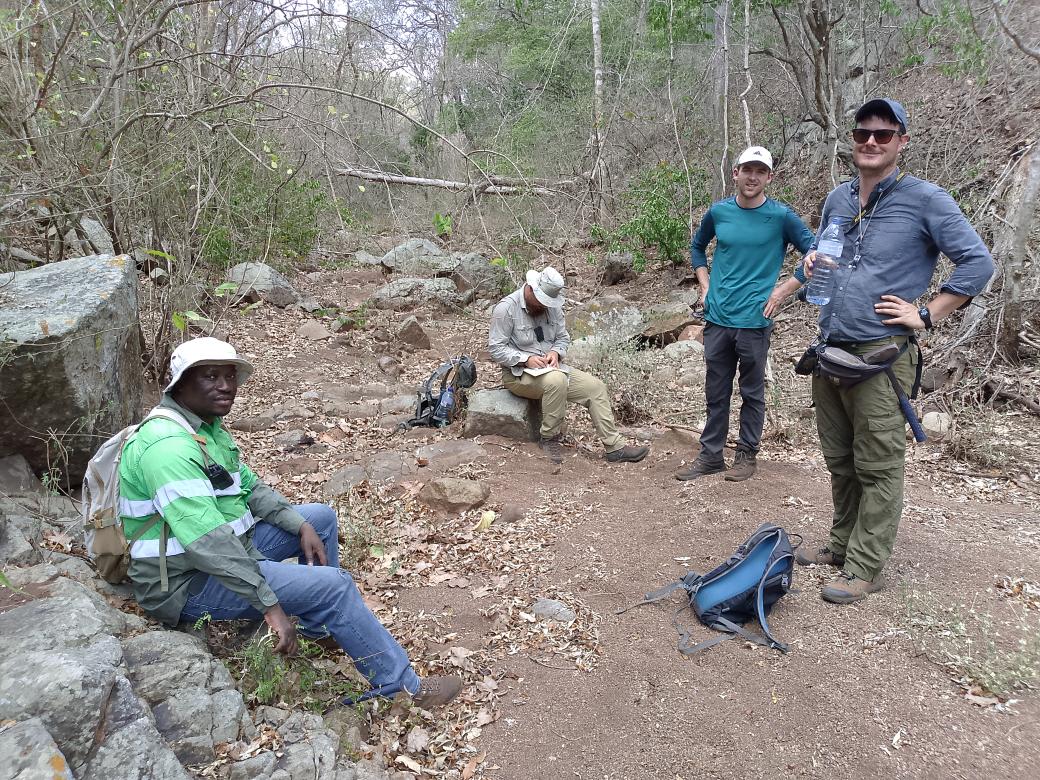CedricSimonet's tweet image. Very enjoyable field days and conversations about #REE mineralisation processes at Monte Muambe with @s_broom_fendley and PhD students Jamie Church and Nick Mappin. Thanks for the visit! @AltonaRareEarth @CambSchMines #fluorspar #rareearths #criticalminerals