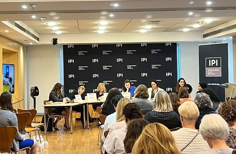 📡#CCCPA kicks off the #WPS week in NYC with a presentation by <a href="/AssalMahmoud7/">Assal Mahmoud</a> of the preliminary findings of CCCPA's research on “Charting the Future of Peace Operations in Africa: Towards an Enhanced Gender Approach” during <a href="/ipinst/">Intl Peace Institute</a> Research Conference on Gender and Peace Ops.