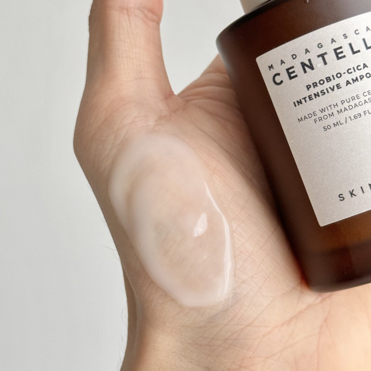 -SKIN1004 ไลน์ใหม่เข้าไทยแล้ว
-เด่นเรื่องผิวแข็งแรง ชุ่มชื้น ชะลอวัยผิว 
-ปลอบผิวเก่งมากก เนื้อดีสบายผิวทุกตัว 
-ฝั่งเกาคือแมสสุดของหมดบ่อย 

เน้นผิวแข็งแรง+ย้อนวัยผิวคือเชียร์ไลน์ probio-cica เลยดีมาก ไม่ต้องพรีแล้ว 
(รีวิวแบบละเอียดในเธรด) https://t.co/mpMeQyAkpT