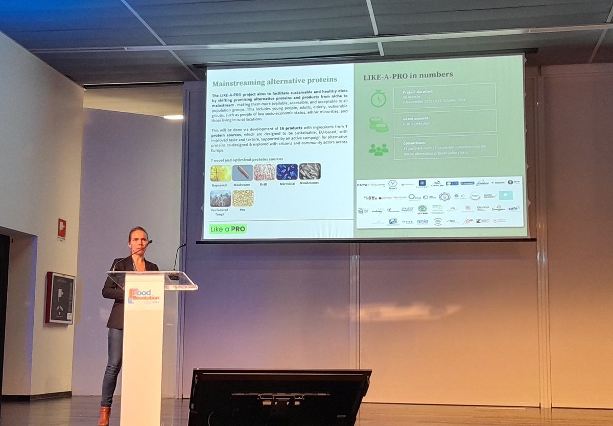 LIKEAPRO_eu's tweet photo. Exciting updates from @FoodRev24 where
🟢Project coordinator Morena presented LIKE-A-PRO
🟢Soukaina  from Celabor srl presented a poster (see photo)
🟢Niccolo @RevoFoods presented their innovative technology to create 3D-printed salmon filets with sustainable ingredient https://t.co/aQBnRYBmBR
