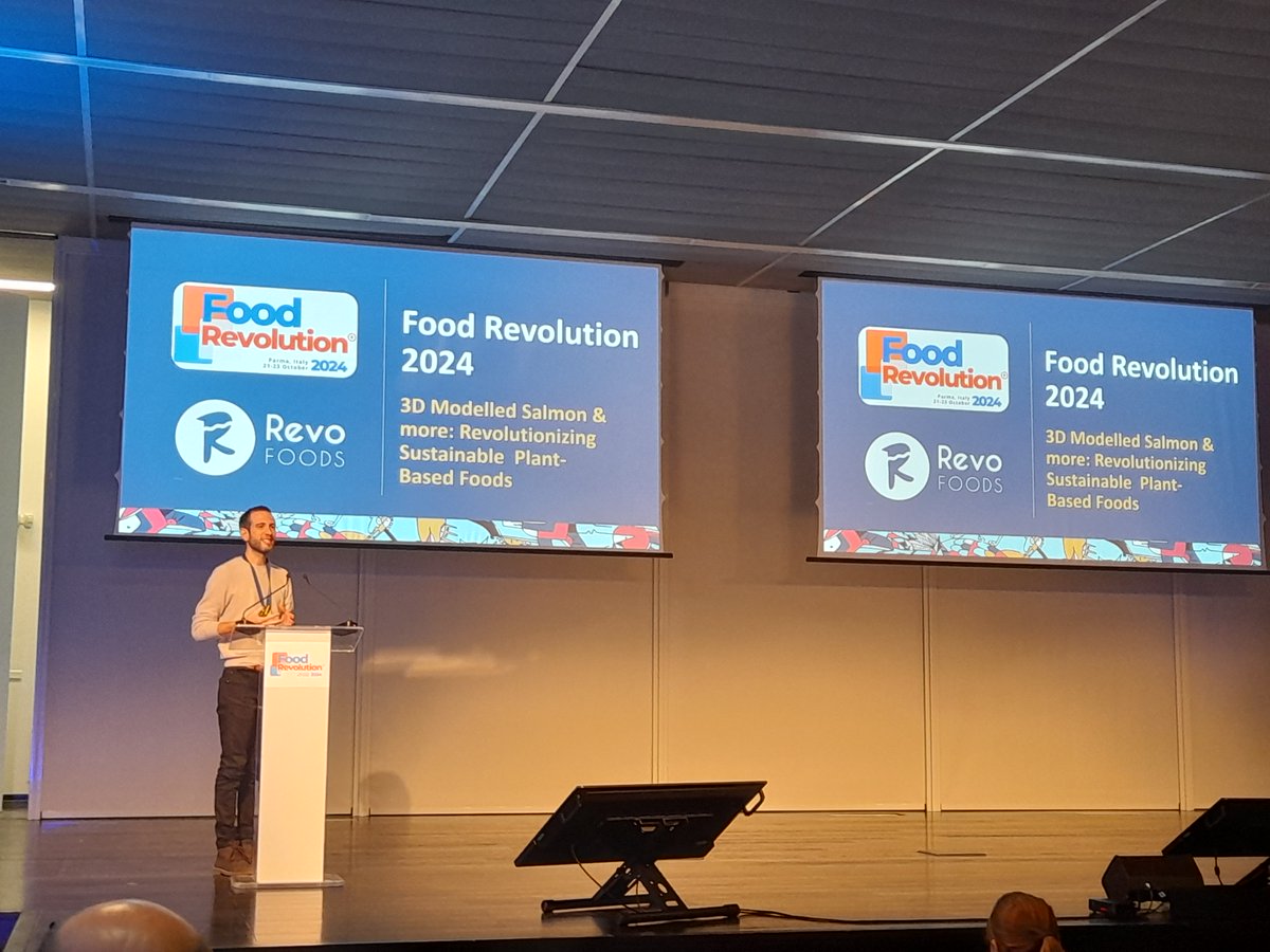 LIKEAPRO_eu's tweet photo. Exciting updates from @FoodRev24 where
🟢Project coordinator Morena presented LIKE-A-PRO
🟢Soukaina  from Celabor srl presented a poster (see photo)
🟢Niccolo @RevoFoods presented their innovative technology to create 3D-printed salmon filets with sustainable ingredient https://t.co/aQBnRYBmBR