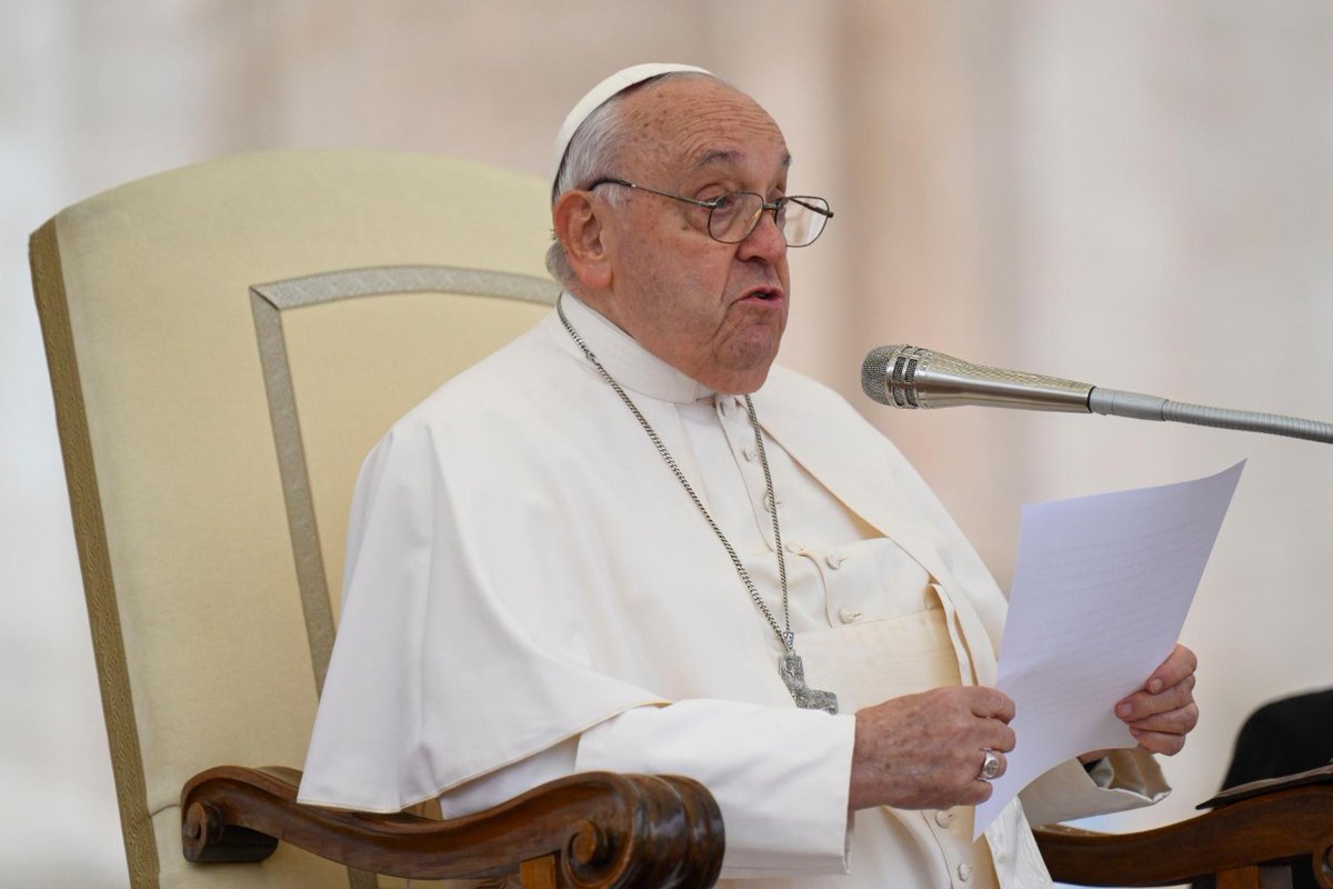 VaticanNewsPL's tweet photo. Małżeństwo chrześcijańskie jest sakramentem wzajemnego dawania siebie w darze, sakramentem mężczyzny i kobiety - powiedział #PapieżFranciszek podczas dzisiejszej #AudiencjaGeneralna.  

Relacja wkrótce ➡️ https://t.co/JpyfUphcLA

@EpiskopatNews https://t.co/j93fbPH0Cz
