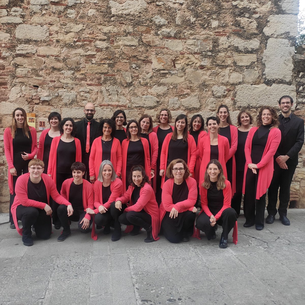 Pròxim concert! 📣 Diumenge recuperem el repertori per cor i orgue que vam treballar el curs passat. Serà a Canrera de Mar, acompanyades a l’orgue per Berenguer Montserrat i dirigides per Carles Prat. 

📆 27 d’octubre
⏰ 18h
📍 Església parroquial de Sant Feliu
🎟️ 4,50€