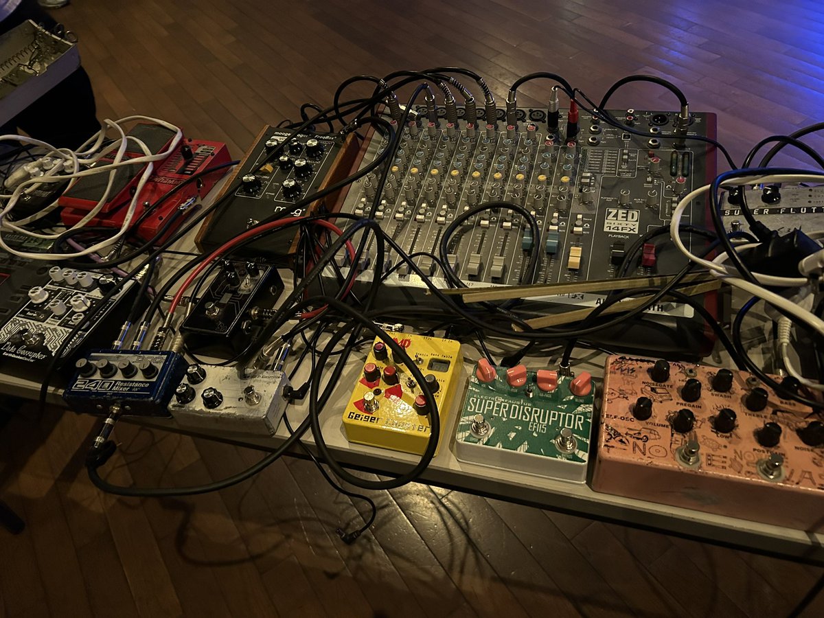 MerzbowOfficial's tweet image. DMBQ with maya ongaku and MERZBOW
Oct 23 Shibuya Club Quattro
Open 18:45 Start 19:30
#DMBQ #mayaongaku #MERZBOW 
物販あります🕊️