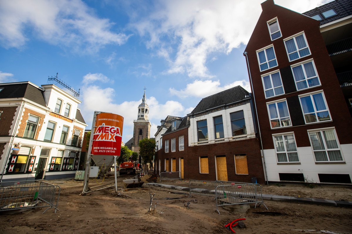 Almelo legt bouw lelijke gevel stil: zorgen om beeldbepalend pand in stadshart tubantia.nl/almelo/almelo-… Reden voor de gemeente om een bouwstop voor dit pand af te kondigen. Wat nu?