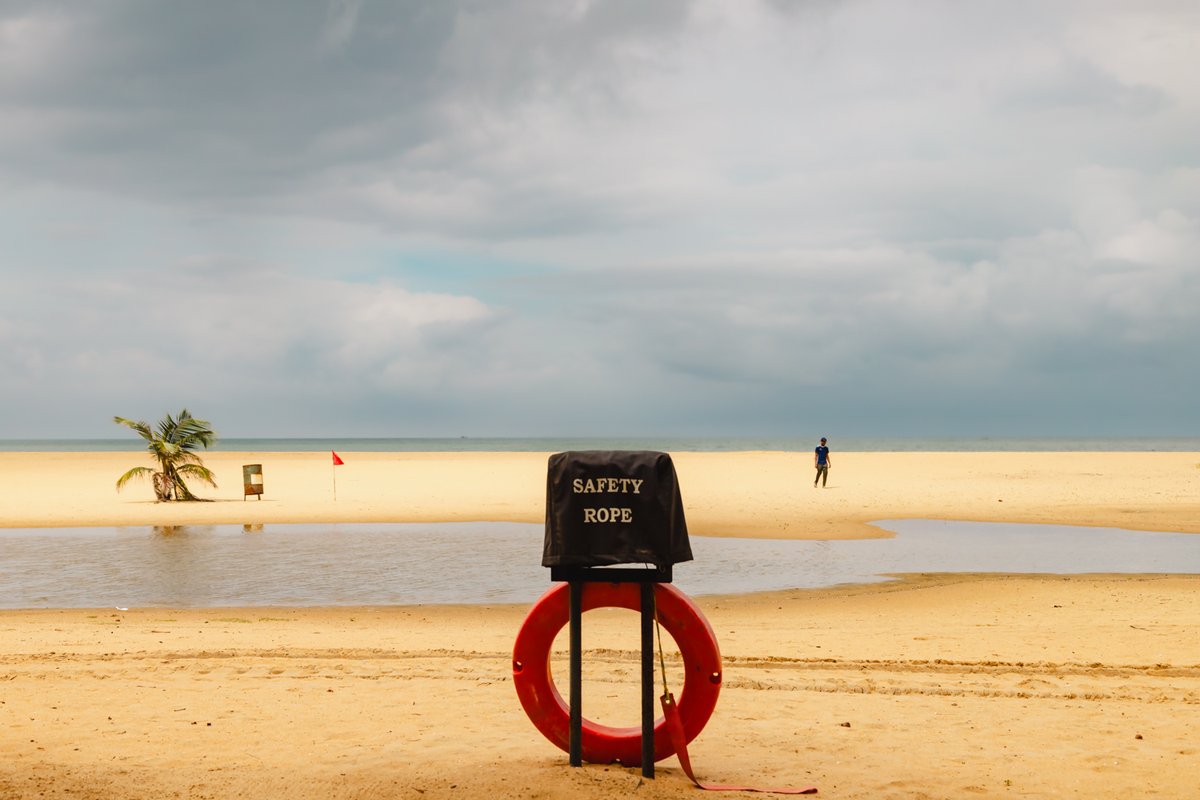 1Candy1Man's tweet photo. On the beach, Negombo 23 10 2024 waiting for more rain. https://t.co/NffHojEGU6