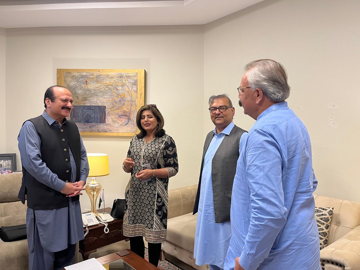 سیکریٹری نیّر علی کی سربراہی میں نیشنل پریس کلب کے وفد کی چیئرمین وزیراعظم یوتھ پروگرام رانا مشہود سے ملاقات، ممبر گورننگ باڈی این پی سی احمد منصور، عامر بٹ بھی ہمراہ
رانا مشہود کا نیشنل پریس کلب کے ساتھ مل کر  بڑے حکومتی منصوبوں میں صحافیوں کو شریک کرنے کا فیصلہ!!! انشااللہ