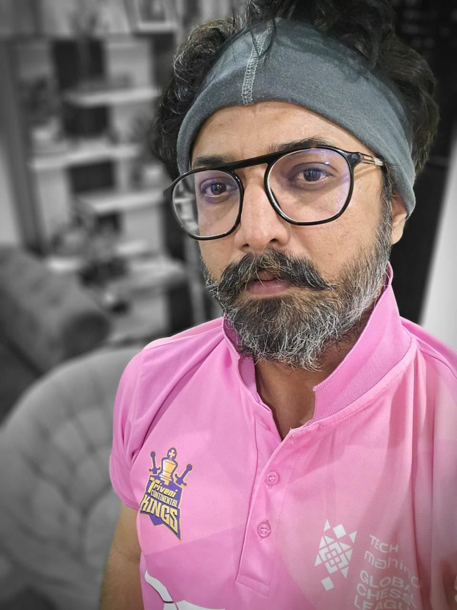 Embracing the colours of courage, wit and true grit.
One Love 🤍TCK🤍
#trivenicontinentalkings #globalchessleague #season2 #chessfans