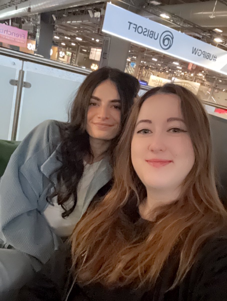 En place pour la #UBIPGW ! 

On est à la toute la semaine avec <a href="/loutrepatoche/">Caro</a> 

N’hésitez pas à venir nous faire un coucou sur le stand Ubi ✌🏻