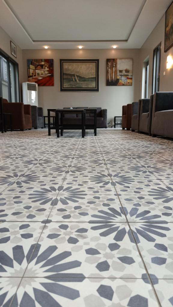 TileMastersNG's tweet photo. Transform your living room into a sanctuary of comfort and style. ✨ Our gorgeous tiles create the perfect backdrop for cozy gatherings and quiet moments alike. Let your space reflect the warmth and love that fills your home.
#tiles #interiordesign #architecture #design #tile https://t.co/veoqHnRyqa