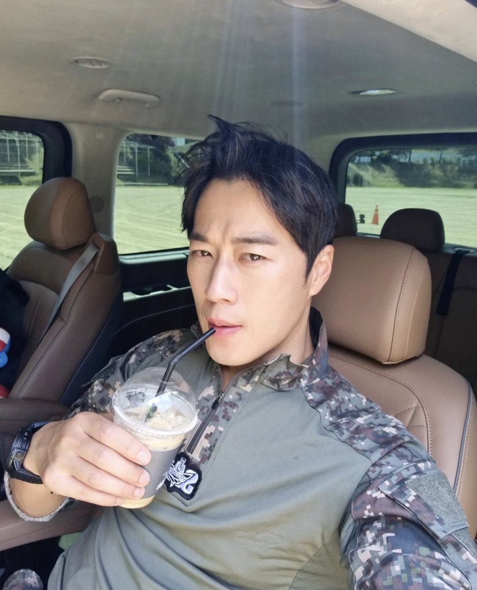 Café para aguentar o dia e logo após, mais uma turma de soldados para treinamento.