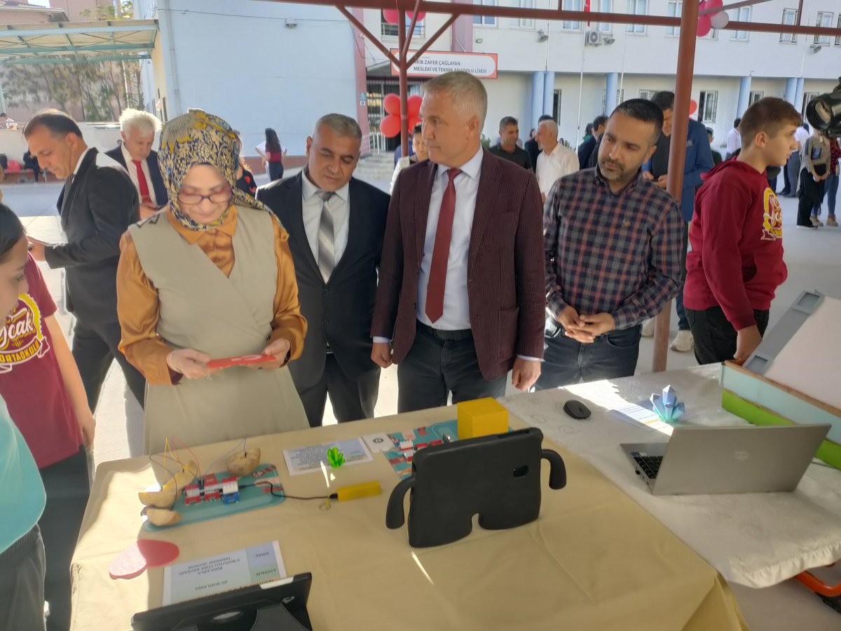 Akdeniz Kodluyor...
14-27 Ekim EUCodeweek etkinlikleri kapsamında tüm eğitim kademelerimizde 
kodlama etkinlikleri yapılıyor.

👩‍💻Ortak Etkinlik Kodumuz: "cw24-9LvPF"

#EUCodeWeek #EUCodeweek  #codeweekturkiye
#akdenizkodluyor
<a href="/tcmeb/">Millî Eğitim Bakanlığı</a> <a href="/Yusuf__Tekin/">Yusuf Tekin</a>  <a href="/CodeweekTurkiye/">Code Week Türkiye</a> <a href="/AkdenizilceMem/">Akdeniz İlçe Milli Eğitim Müdürlüğü</a>