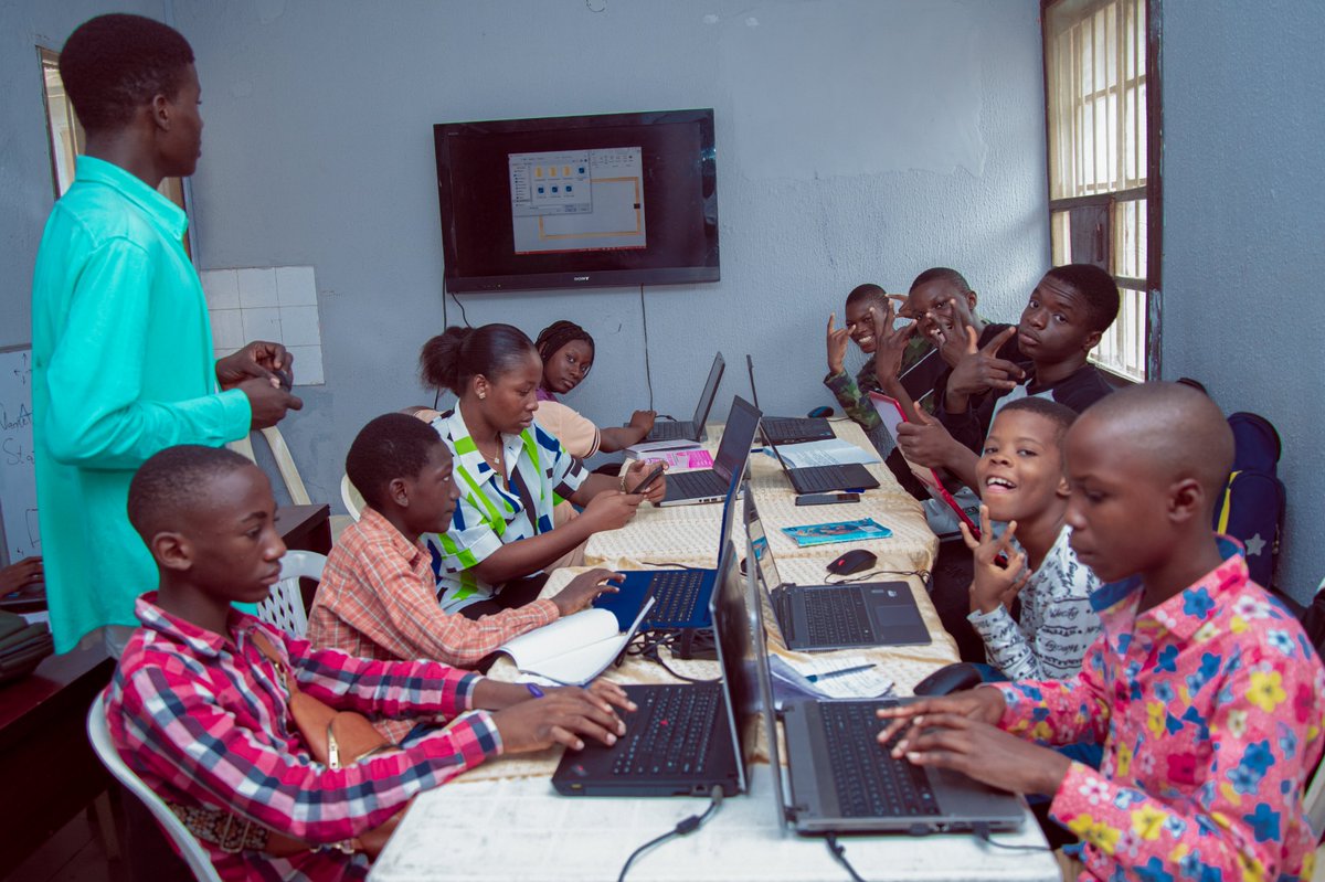 Indepthcomputer's tweet image. At Indepth Computers, our classroom is a hub of innovation and creativity!💻✨Each lesson is a step toward empowering our future leaders and tech enthusiasts.Together, we’re building the skills and confidence they need to shape their futures!🌟 #IndepthComputers #FutureInnovators