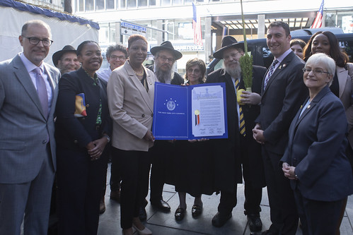 Lynn Schulman 舒曼琳 (@lynn4nyc) on Twitter photo As a Member of <a href="/JewishCaucusNYC/">NYC Council Jewish Caucus</a>, I was proud to participate in yesterday's <a href="/NYCCouncil/">New York City Council</a> celebration of Sukkot at City Hall, where we honored the legacy of Rabbi Shmuel Butman OB’M.
Thx to <a href="/NYCSpeakerAdams/">Adrienne Adams</a> for hosting w/the Caucus, & for speaking such good Hebrew 😊
#chagsameach As a Member of <a href="/JewishCaucusNYC/">NYC Council Jewish Caucus</a>, I was proud to participate in yesterday's <a href="/NYCCouncil/">New York City Council</a> celebration of Sukkot at City Hall, where we honored the legacy of Rabbi Shmuel Butman OB’M.
Thx to <a href="/NYCSpeakerAdams/">Adrienne Adams</a> for hosting w/the Caucus, & for speaking such good Hebrew 😊
#chagsameach