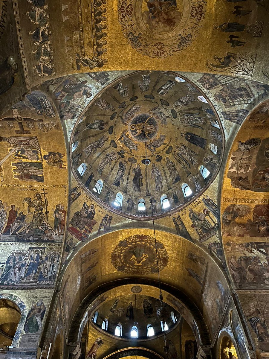 Its the Final day for our HOA students! It’s a bit soggy but they are keeping dry in museums. On the way to the airport via our boats :)
