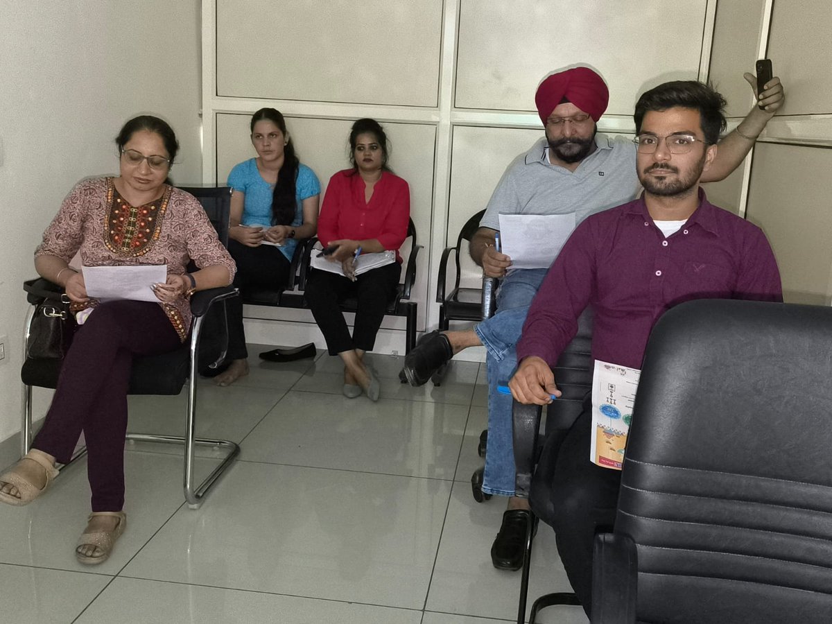GENEINVEST's tweet photo. MONDAY MOTIVATIONAL MEETING AT NJ EXPRESS OFFICE ON 
 22 October 2024.
 
 💥 AGENDA 💥
 01. NRI ACCOUNTS OPENING
 02. DIWALI SIP CONTEST
 03. MARS PORTFOLIO
 
 💥SPEAKER💥
 MR. ASHISH GOYAL
 
 #njwealth #njmutualfunds, #systematicinvestmentplan ,#sipsahihai,#topupsip https://t.co/yXFeLLPf05