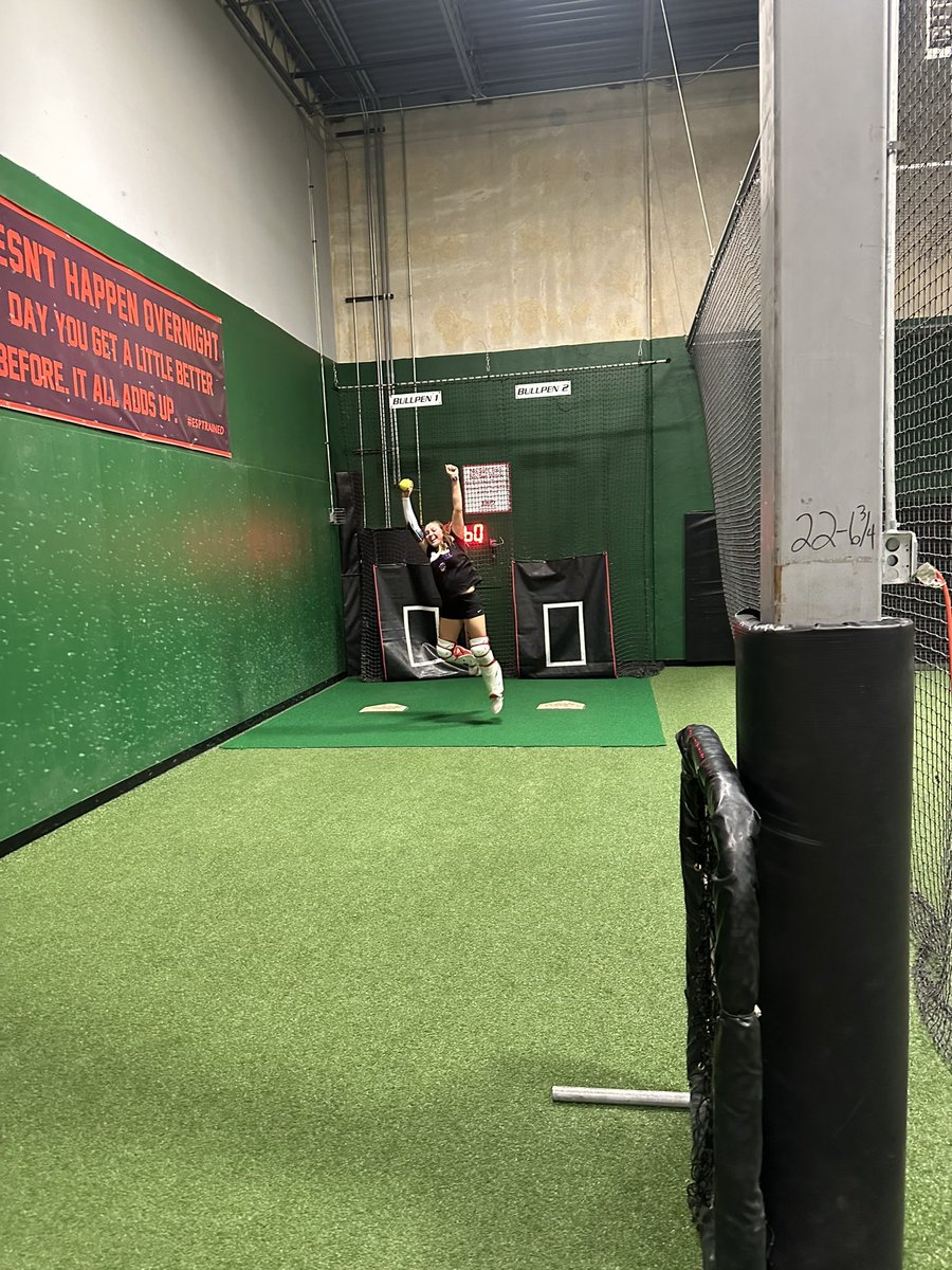 TessaKulczak's tweet photo. Finally hit 60 on my throwing velocity!! Coach @aliekennedy47 it was so fun to do this with you! Thank you for being awesome and helping me become great! #AKtrained #60club #lookout65hereicome https://t.co/NhKjMH0XnD