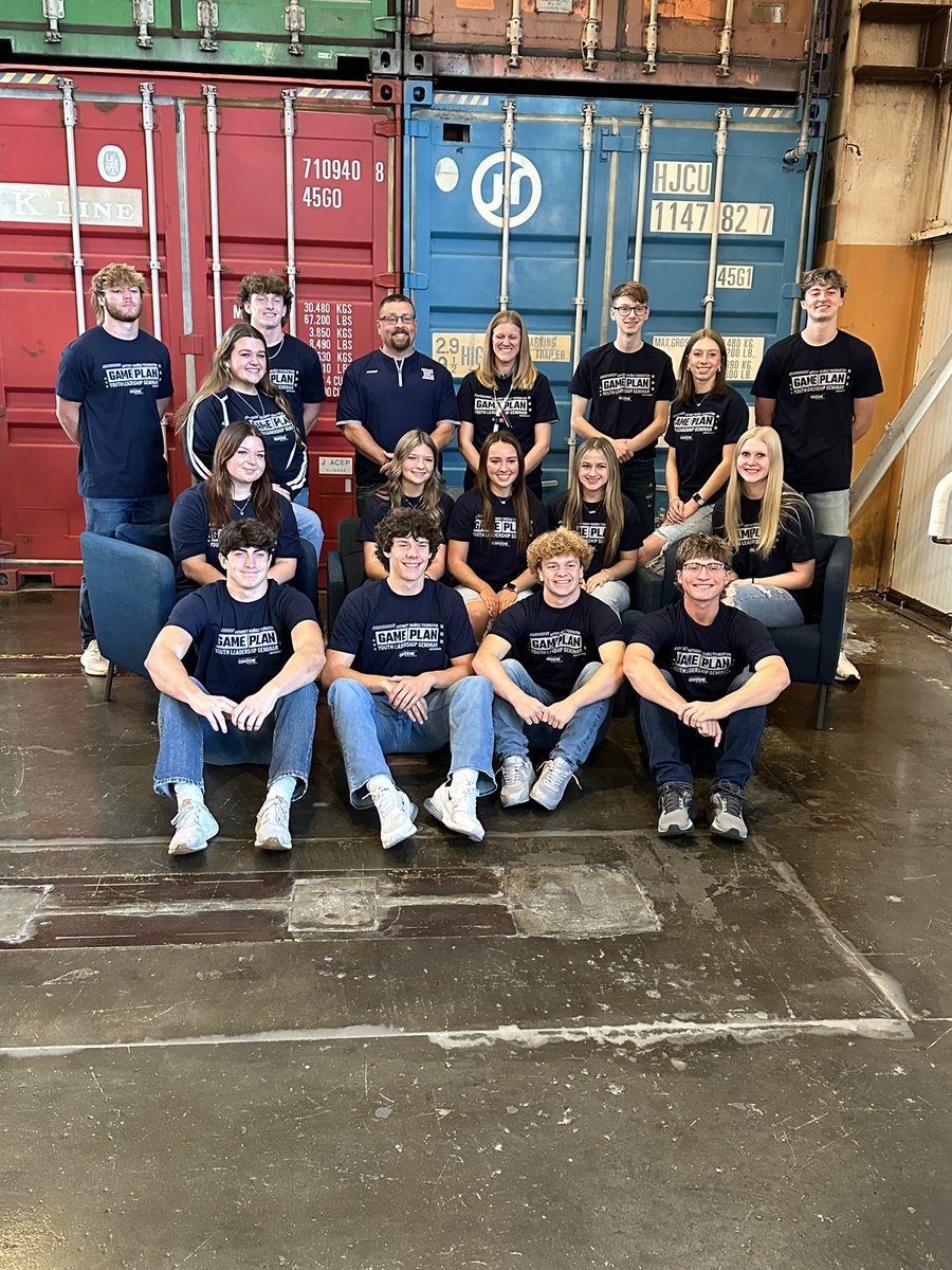 Today our Edgewood students are learning about leadership at the <a href="/AnthonyMunozHOF/">Anthony Muñoz</a> Leadership Seminar!  <a href="/TheEdgeAthletic/">TheEdge_Athletics</a>