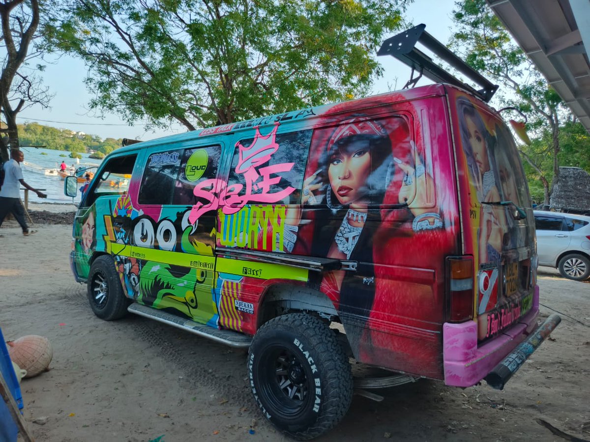 MombasaMatatu's tweet photo. Incoming! 
Barbie 
Bamburi [Kisauni] - Ferry 

#Art
#MMG
#Matatu https://t.co/AoEpm764Fg