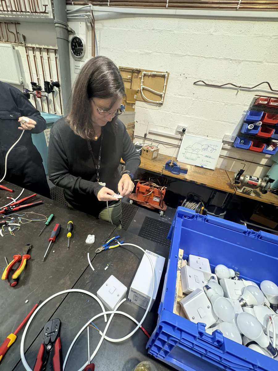 PathwaysNLC's tweet image. While at Ker Training we have been focusing on electrics. We have learnt how to strip wires, wire plugs, lights, connect wires and lots more. Even the Pathways staff are getting involved and learning 🤣🤣 @LtdKer @DYWScot #lovelearning