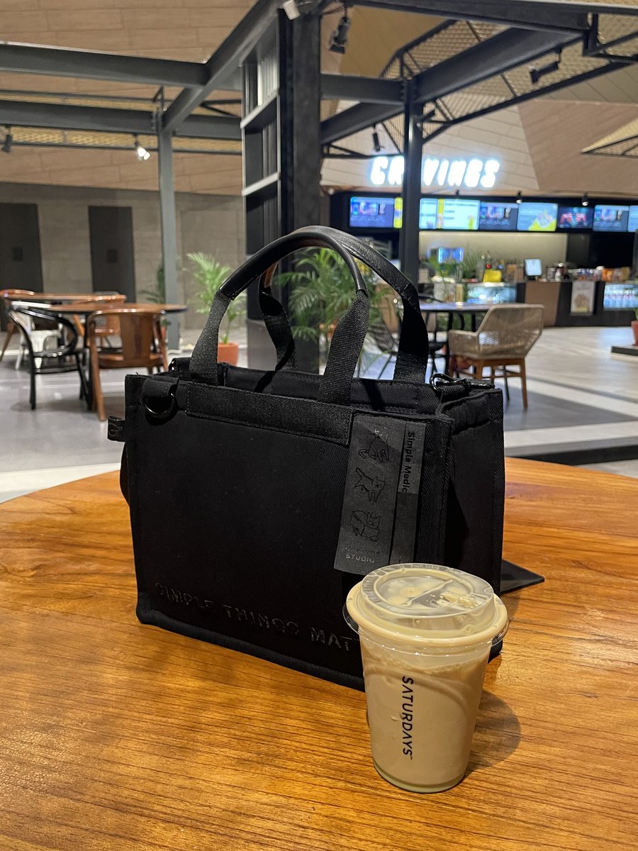 hooplaa_'s tweet photo. BEST BUY GW MEMBELI TAS KECIL INI… muat banyak, compartmentnya lengkap &amp; looksnya stylish👌🏼

sampe kudu ngewar buat dapetinnya cepet bgt soldout 😭😭 https://t.co/5dLaAq4vIL