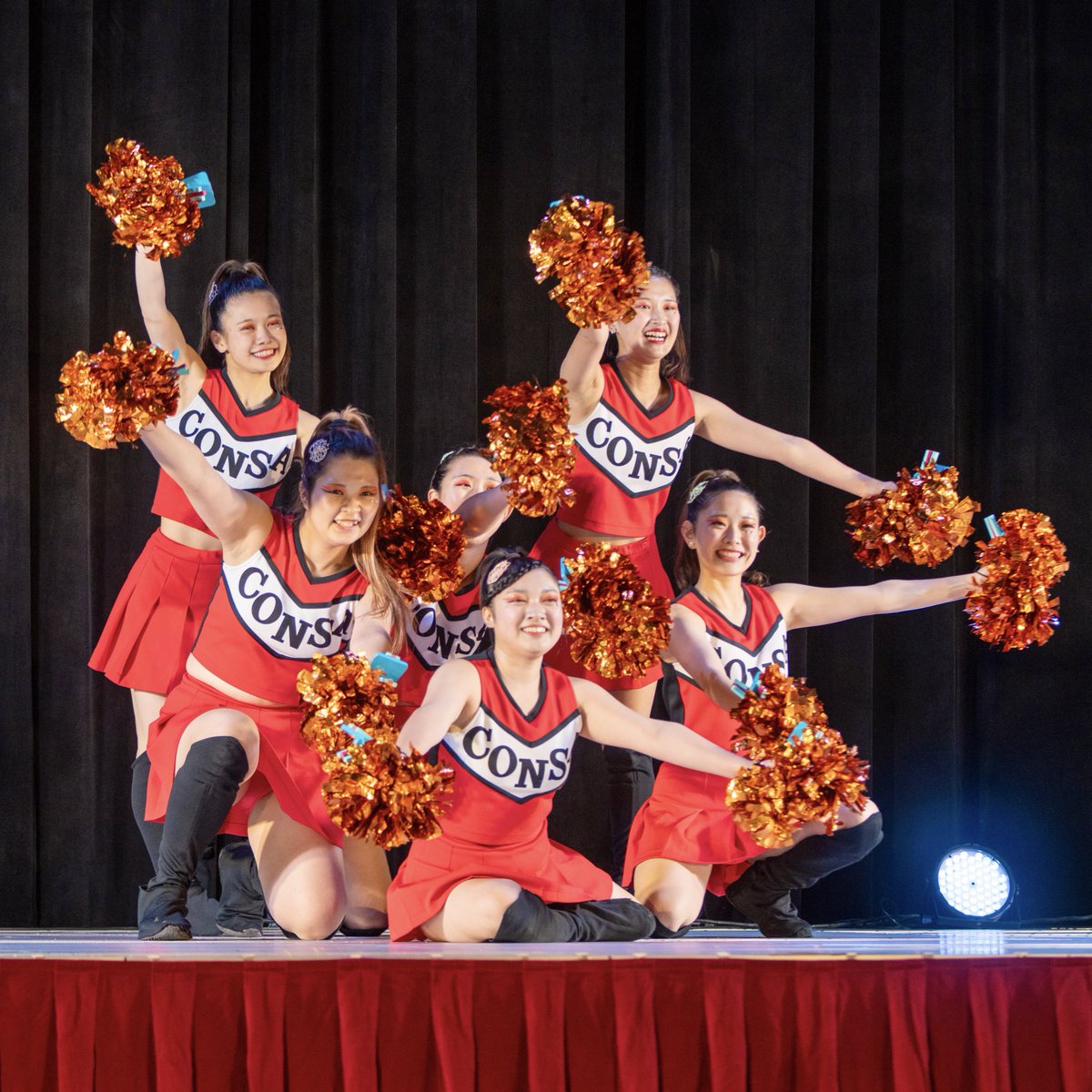 ConsaFreak's tweet photo. 💎10月20日(日)💎

千歳科学技術大学の稜輝祭にて演舞させていただきました❤️‍🔥

たくさんのお手拍子、コンサコールで一緒に盛り上がることができ楽しかったです😍
最後には総踊りも参加させていただきました！！

模擬店や他チームの演舞も見ることができ、とても楽しかったです✨

 #コンサフリーク https://t.co/dbzKVDSgZX