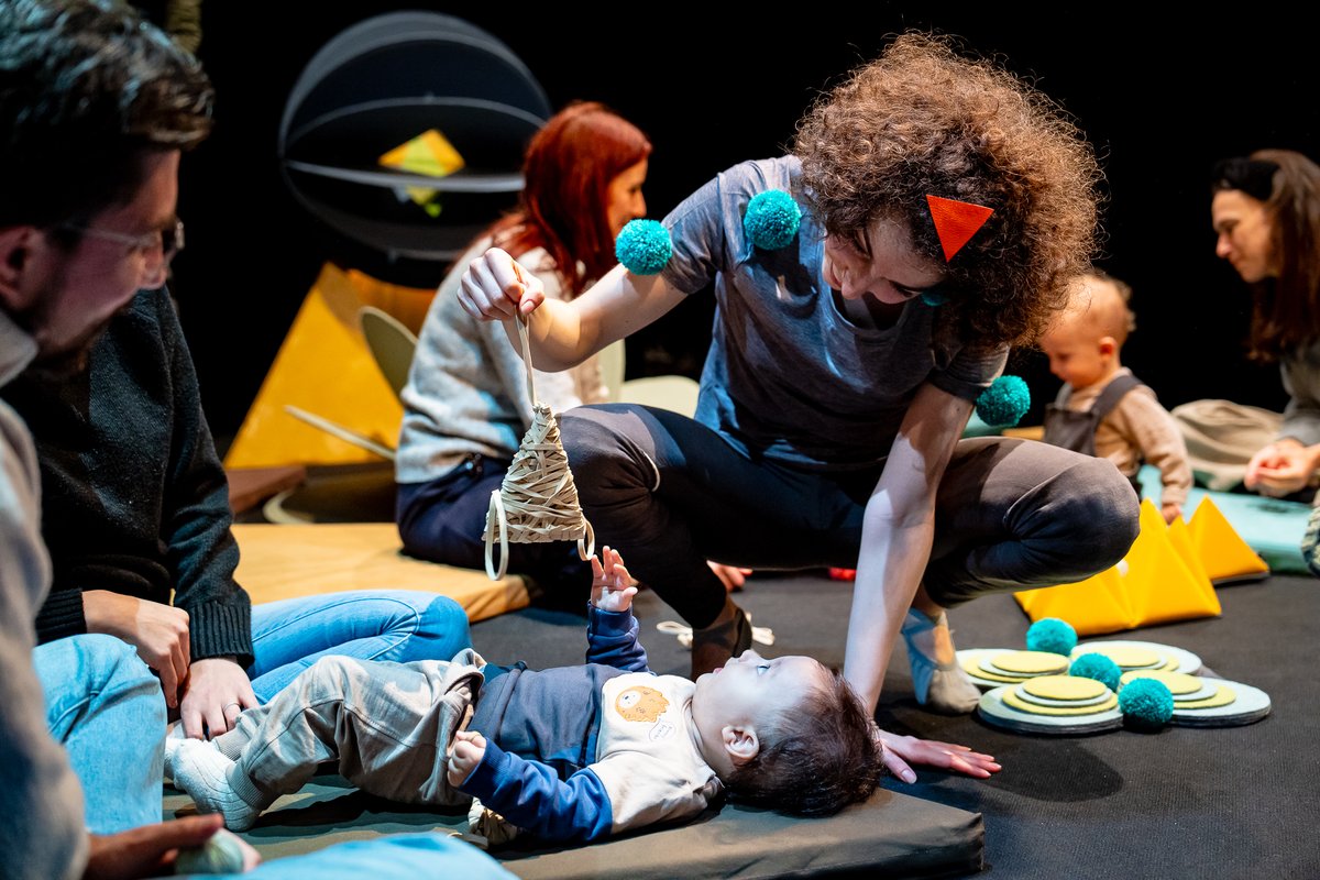 Half Moon Theatre (@halfmoontheatre) on Twitter photo 📷 PHOTO DROP 📷
Production photos for baby show #SoftOrSpiky? have been released! Super proud of our <a href="/polkatheatre/">Polka Theatre</a> co-pro, devised & directed by Daryl Beeton (<a href="/DarylAndCo/">Daryl & Co</a>), exploring ways we communicate. It's here 29-31 Oct & on tour!
#BabyTheatre #BabyShow
📷<a href="/stevegregson_/">Steve Gregson FRSA, LBIPP</a> 📷 PHOTO DROP 📷
Production photos for baby show #SoftOrSpiky? have been released! Super proud of our <a href="/polkatheatre/">Polka Theatre</a> co-pro, devised & directed by Daryl Beeton (<a href="/DarylAndCo/">Daryl & Co</a>), exploring ways we communicate. It's here 29-31 Oct & on tour!
#BabyTheatre #BabyShow
📷<a href="/stevegregson_/">Steve Gregson FRSA, LBIPP</a>